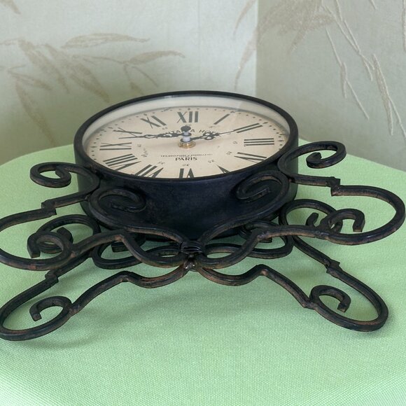 DECORATIVE MANTEL/TABLE CLOCK W/ANTIQUED DETAILING:PRE-OWNED - Picture 14 of 15